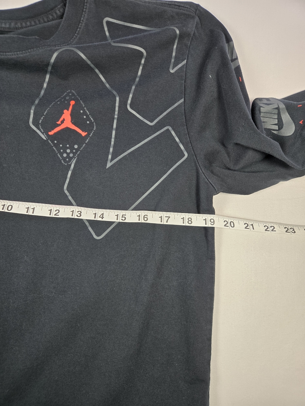Jordan Legacy AJ6 Retro Long Sleeve Tee Black Red Medium - Picture 8 of 9
